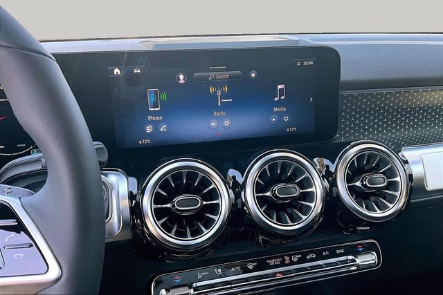 New 2026 Mercedes-Benz GLB 250 4MATIC image 10