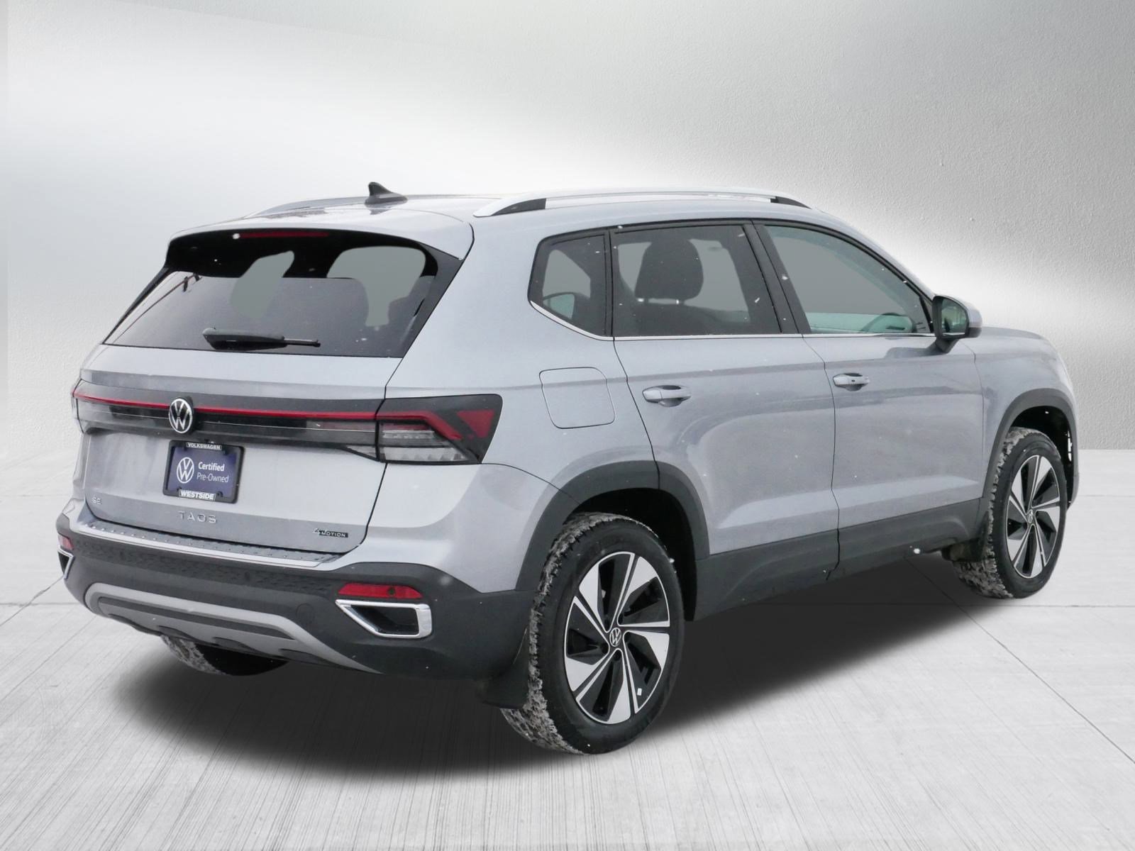 Certified 2025 Volkswagen Taos SE image 7