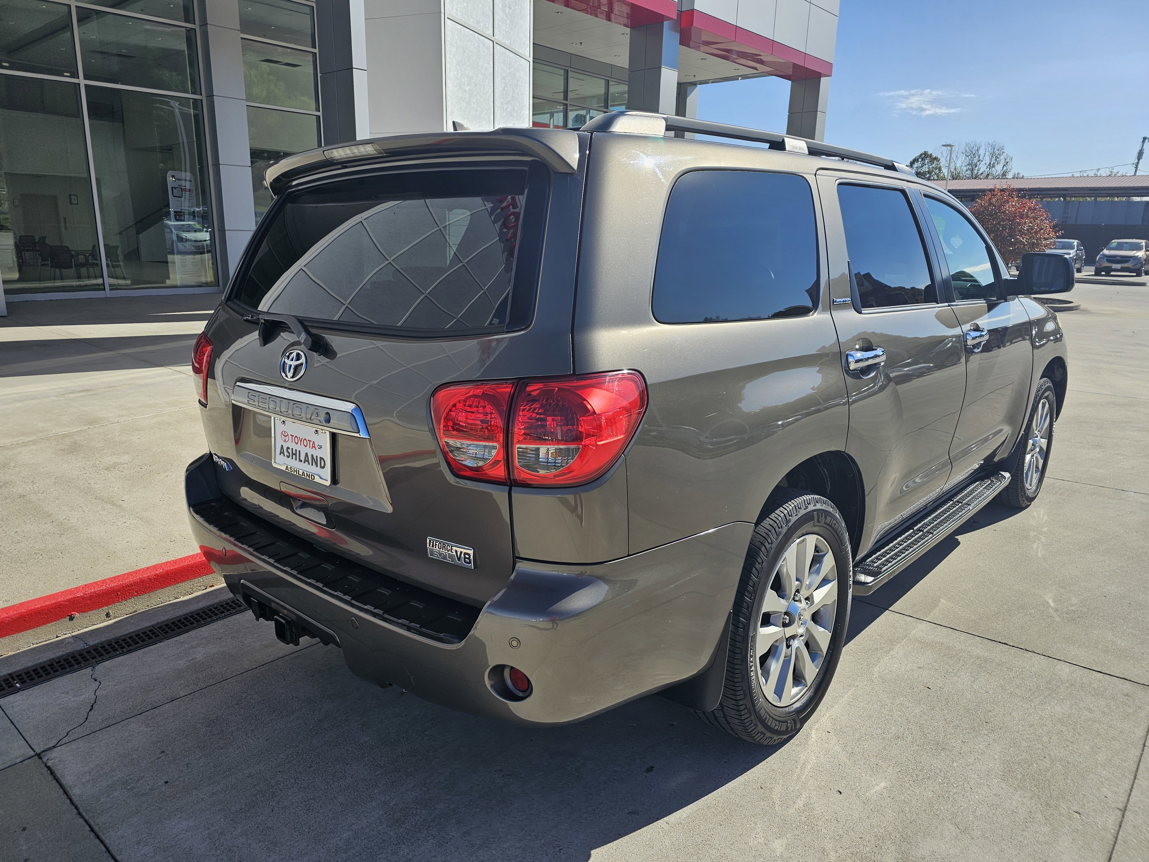 Used 2010 Toyota Sequoia Limited image 4