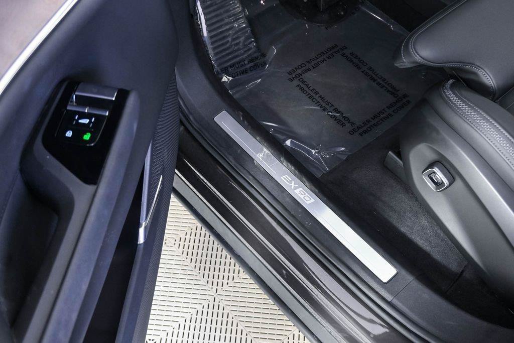 Certified 2025 Volvo EX90 Plus AWD/4WD image 10