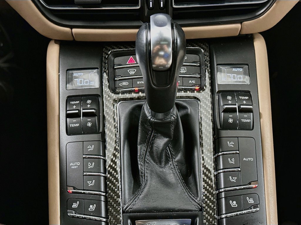 Certified 2019 Porsche Macan S AWD/4WD image 17
