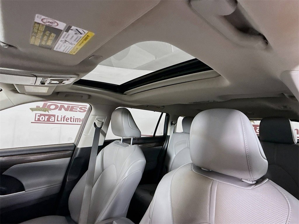 Used 2023 Toyota Highlander Limited image 10