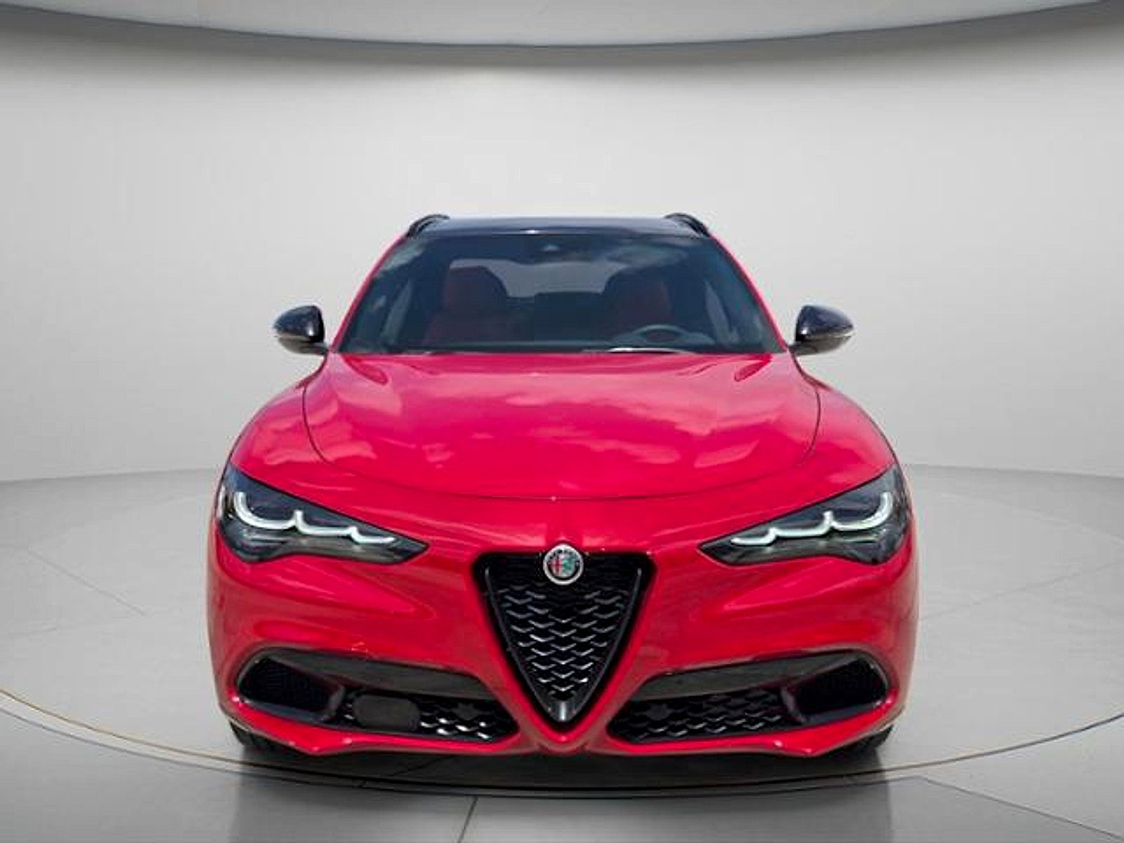 Used 2024 Alfa Romeo Stelvio Veloce AWD/4WD image 4