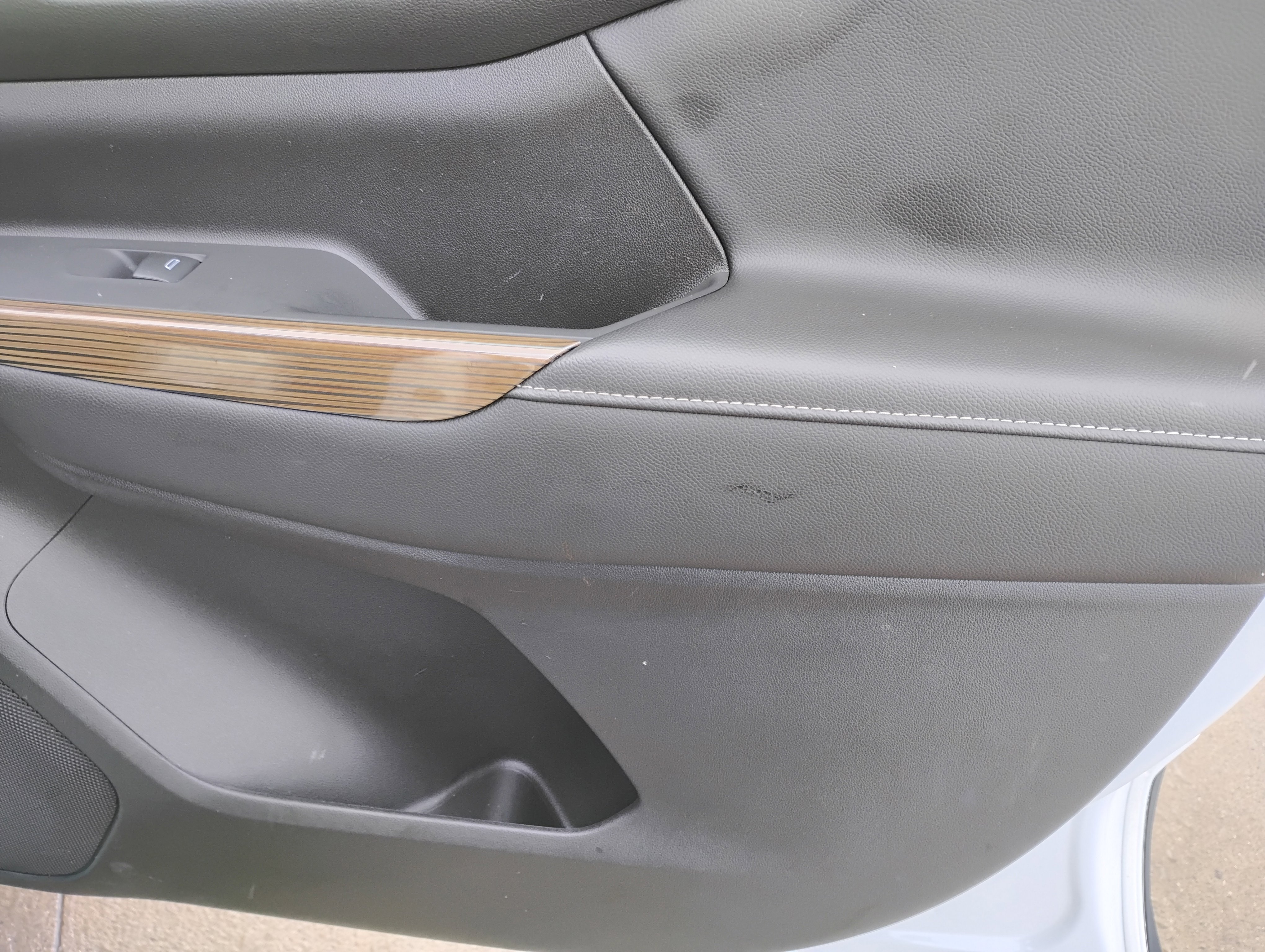 Used 2022 GMC Acadia SLE w/ Driver Convenience Package image 20