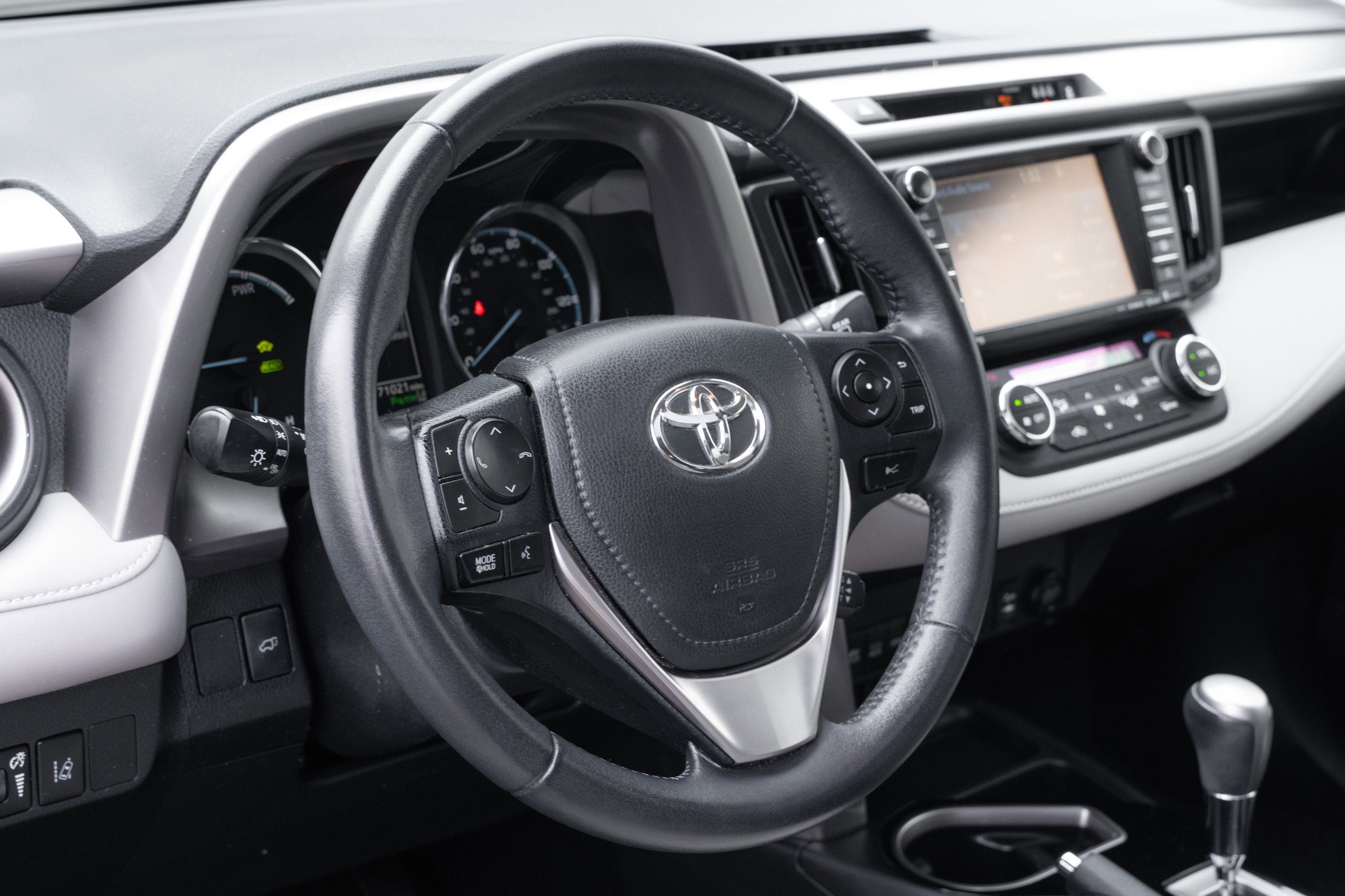 Used 2017 Toyota RAV4 Limited image 11