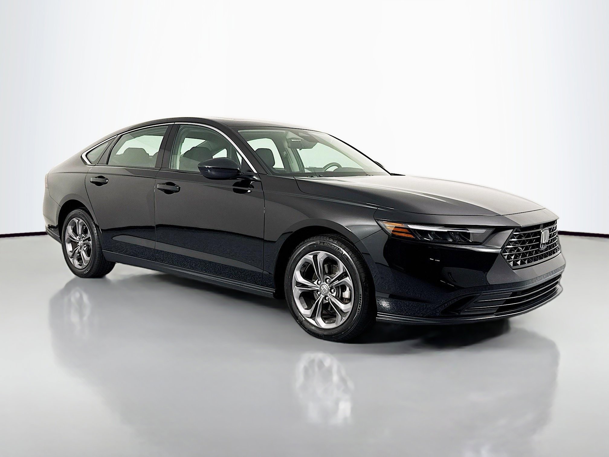 Certified 2024 Honda Accord EX image 3