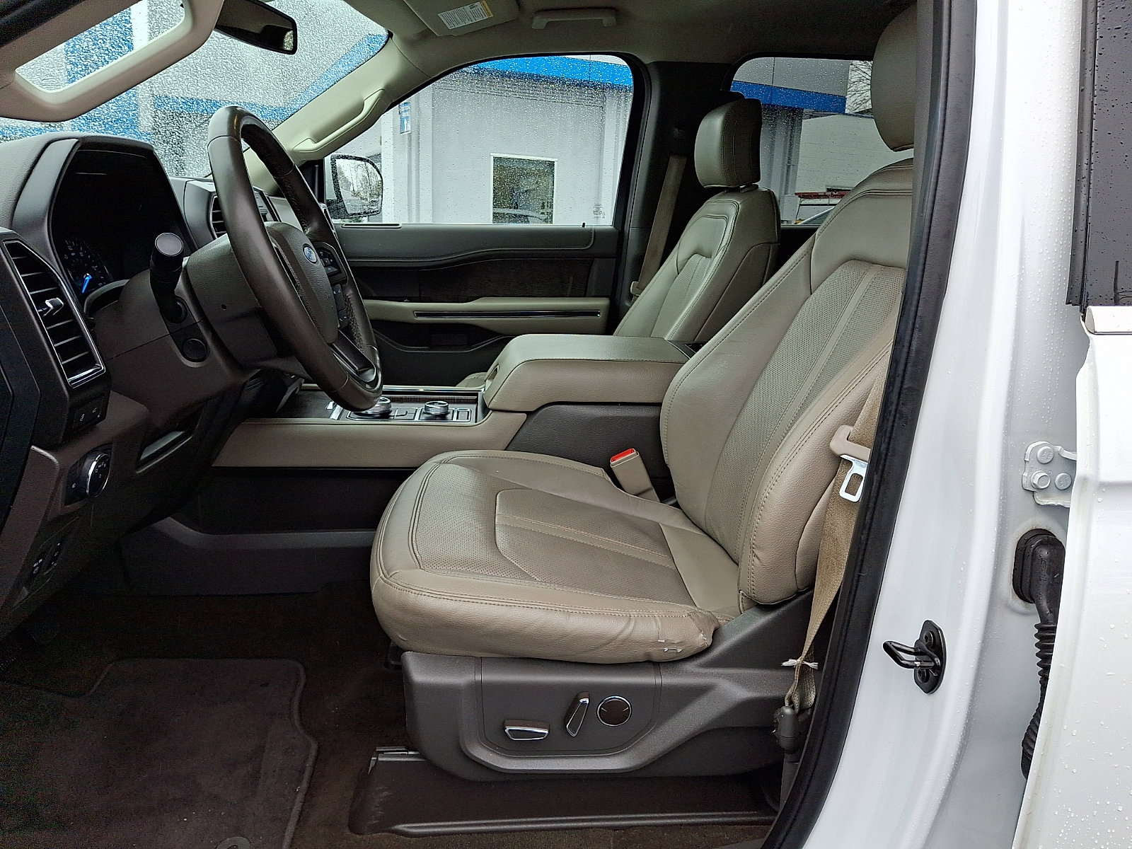 Used 2020 Ford Expedition Limited image 16