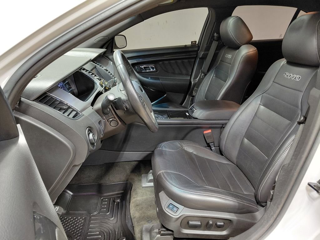 Used 2018 Ford Taurus SHO image 26
