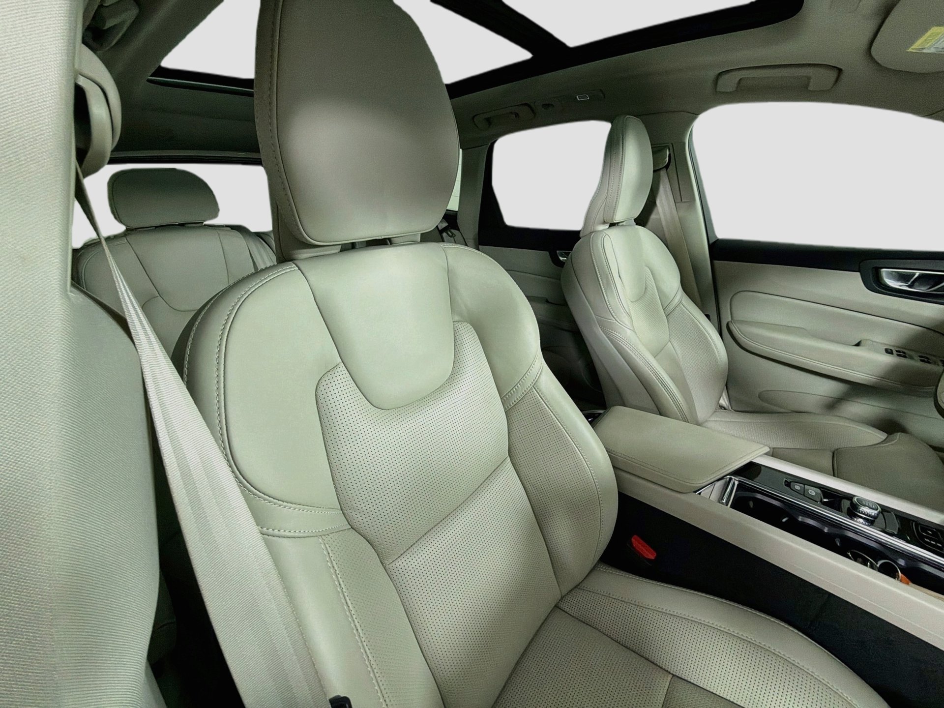 Certified 2026 Volvo XC60 B5 Ultra AWD/4WD image 30