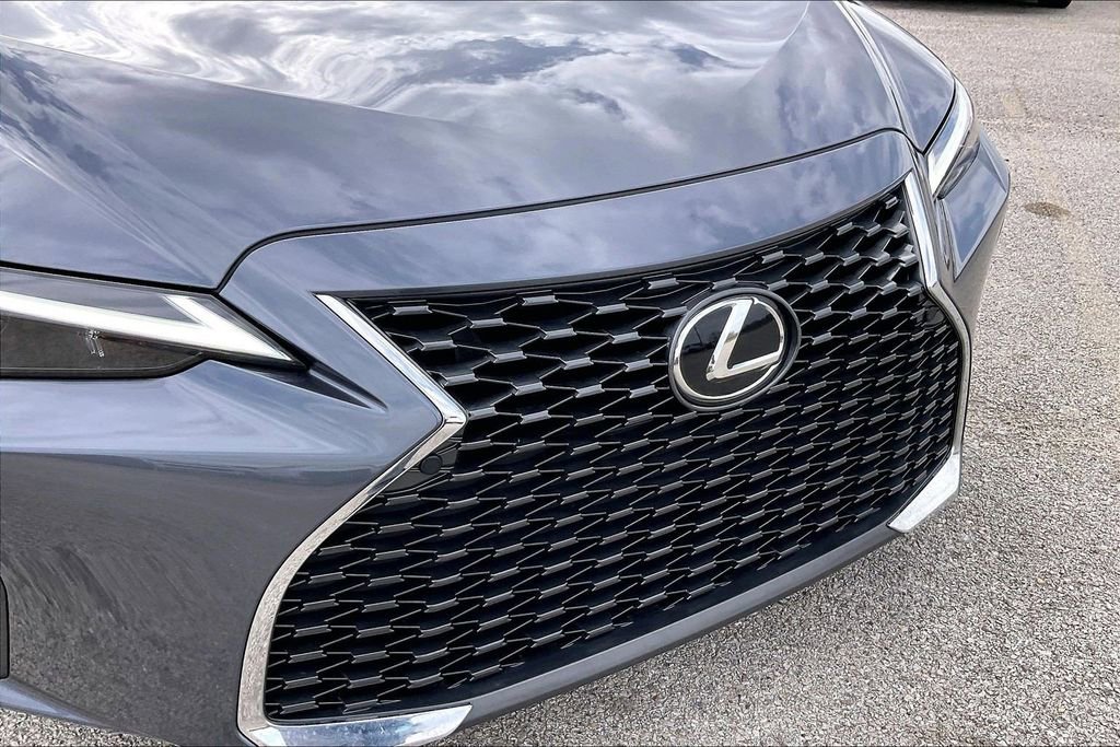 Used 2024 Lexus IS 300 w/ Premium Package image 34
