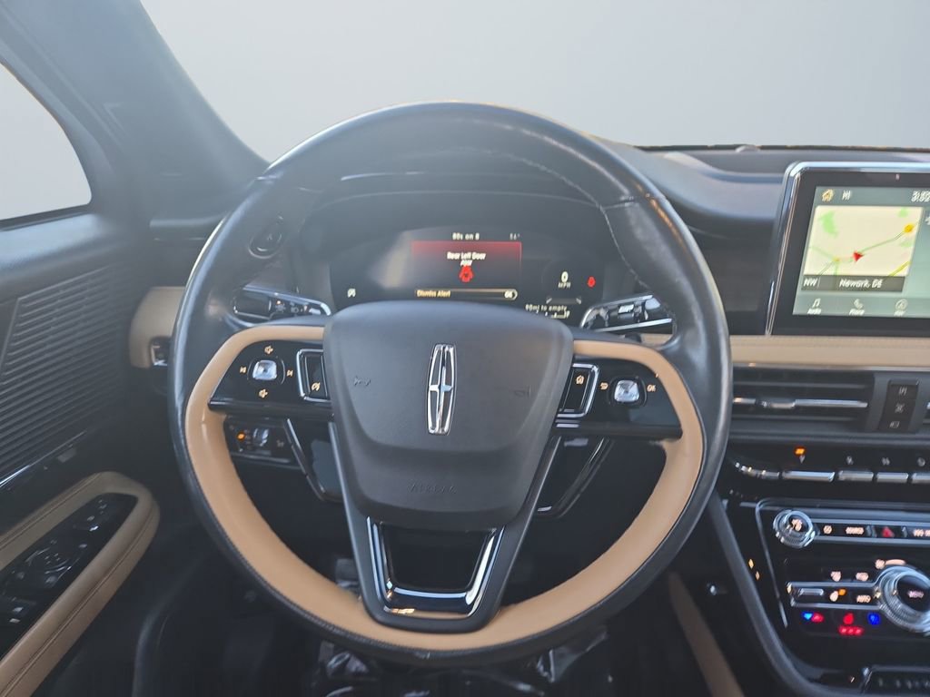 Used 2022 Lincoln Corsair Reserve w/ Sport Package image 12