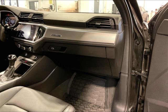 Certified 2022 Audi Q3 2.0T Premium w/ Convenience Package image 16