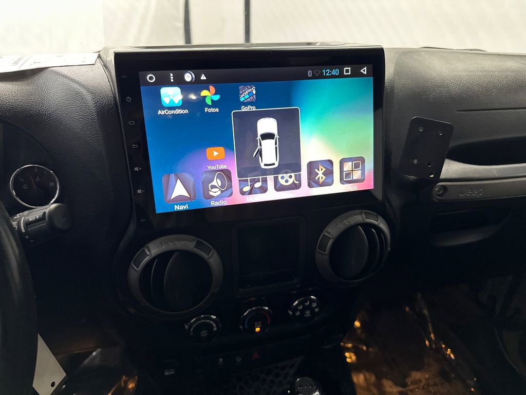 Used 2017 Jeep Wrangler Unlimited Sport w/ Connectivity Group AWD/4WD image 28