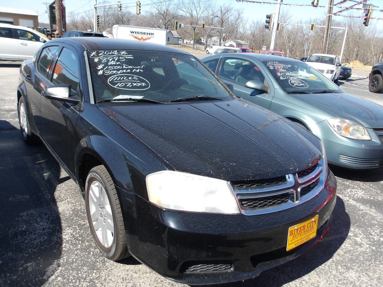 Used 2014 Dodge Avenger SE image 1