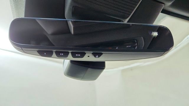 Used 2025 Volkswagen Tiguan SE R-Line image 51