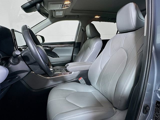 Used 2022 Toyota Highlander Platinum AWD/4WD image 11