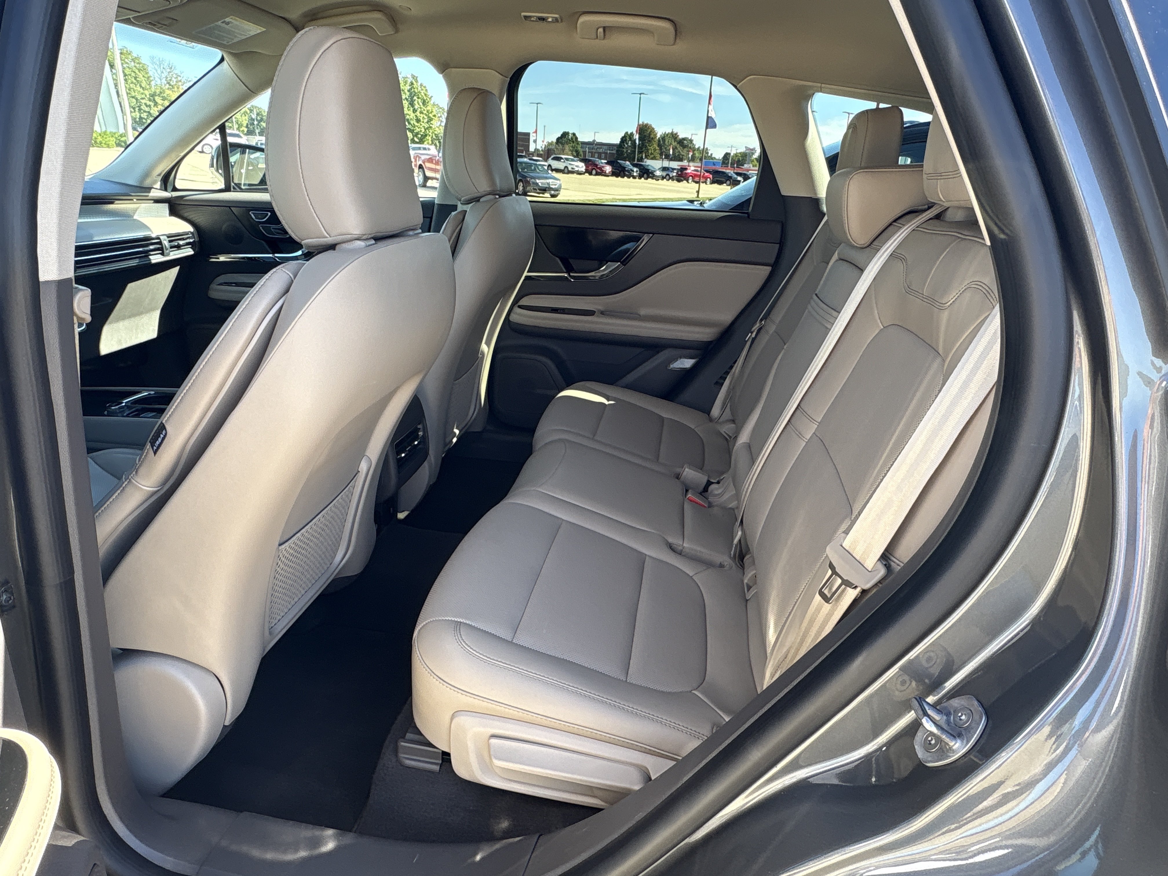 Used 2024 Lincoln Corsair AWD w/ Equipment Group 101A image 9