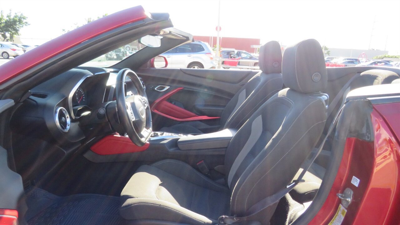 Used 2017 Chevrolet Camaro SS RWD image 24