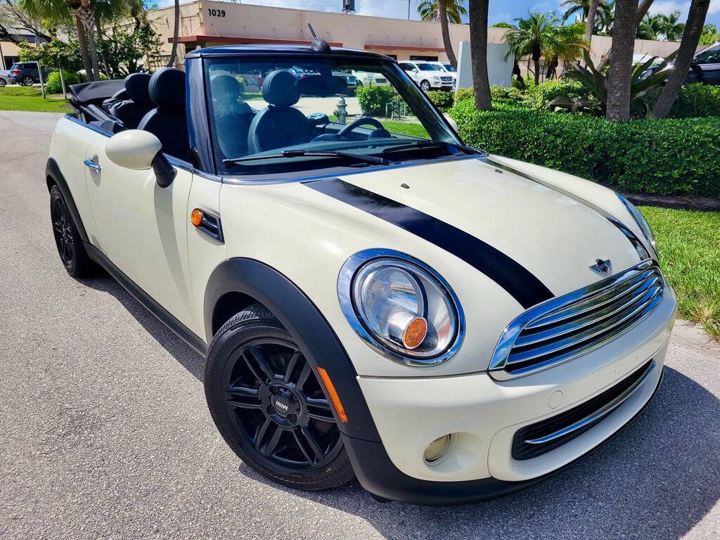 Used 2013 MINI Cooper Convertible image 2
