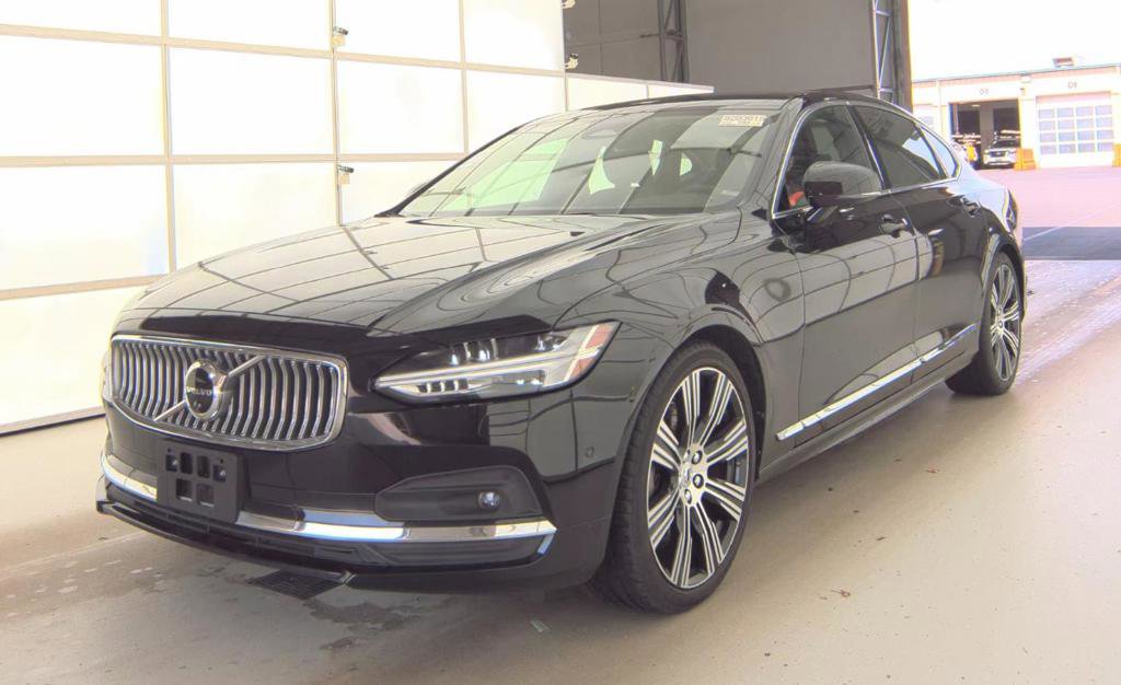 Used 2023 Volvo S90 B6 Ultimate w/ Protection Package image 10