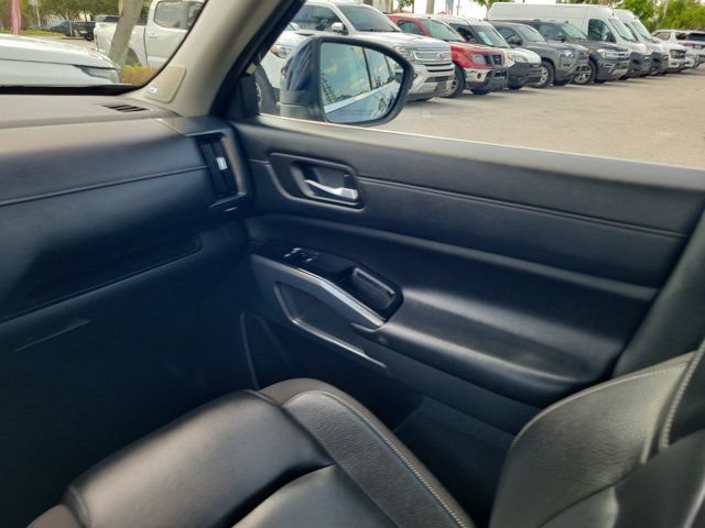 Certified 2024 Nissan Pathfinder SL w/ SL Premium Package FWD image 16