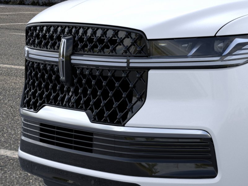 New 2026 Lincoln Navigator Reserve AWD/4WD image 17