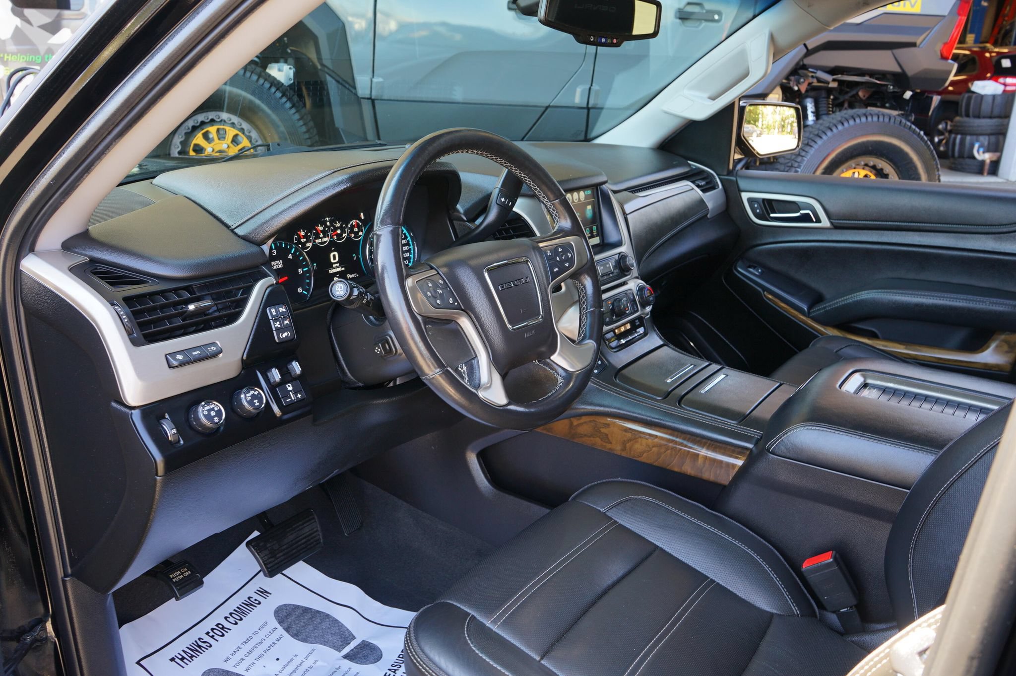 Used 2019 GMC Yukon XL Denali w/ Denali Ultimate Package AWD/4WD image 17