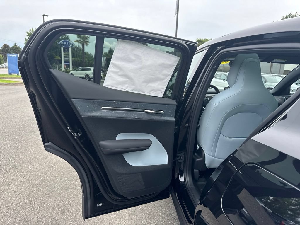 New 2026 Volvo EX30 Ultra w/ Protection Package Premier AWD/4WD image 15