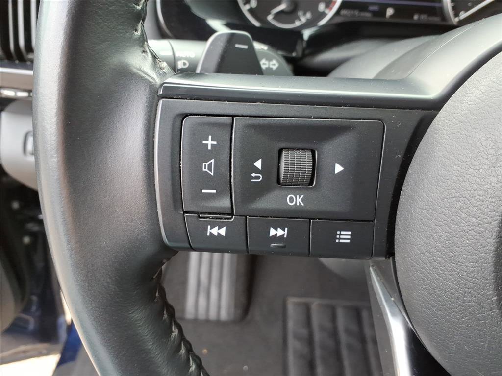 Used 2024 Nissan Pathfinder SV image 19