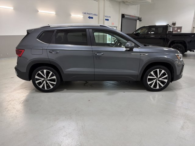 Certified 2022 Volkswagen Taos SE AWD/4WD image 8