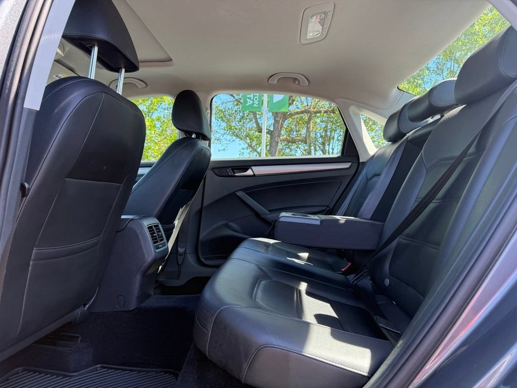Used 2014 Volkswagen Passat TDI SE FWD image 16