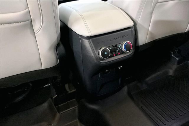 Used 2025 Ford Explorer Platinum w/ Ultimate Package AWD/4WD image 27