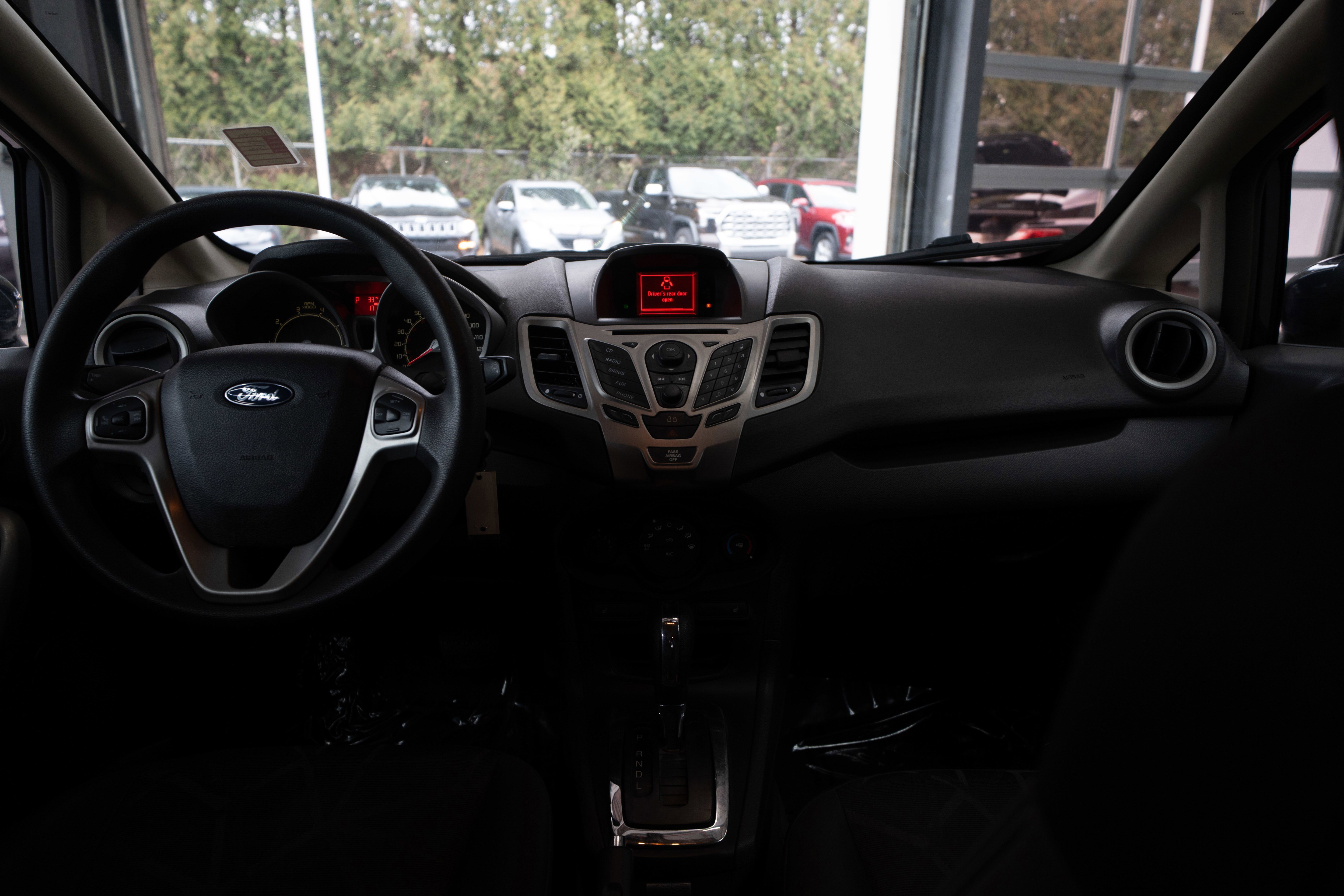 Used 2012 Ford Fiesta SE image 20