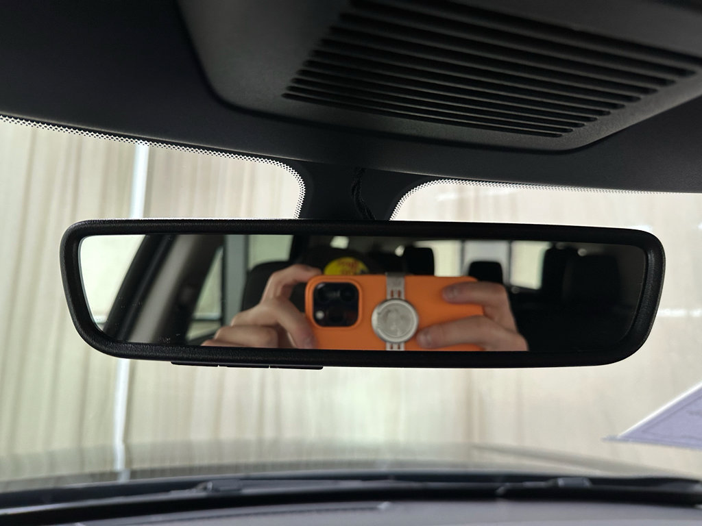 Used 2025 Nissan Pathfinder SL AWD/4WD image 34