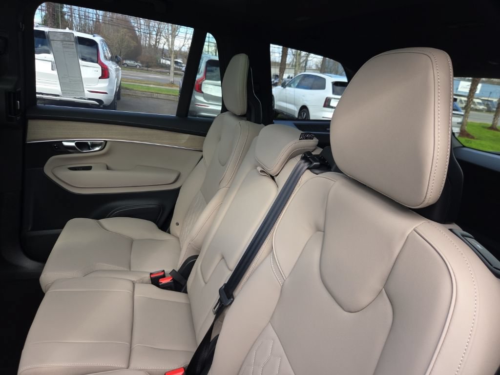 New 2026 Volvo XC90 B6 Plus w/ Protection Package Premier AWD/4WD image 6