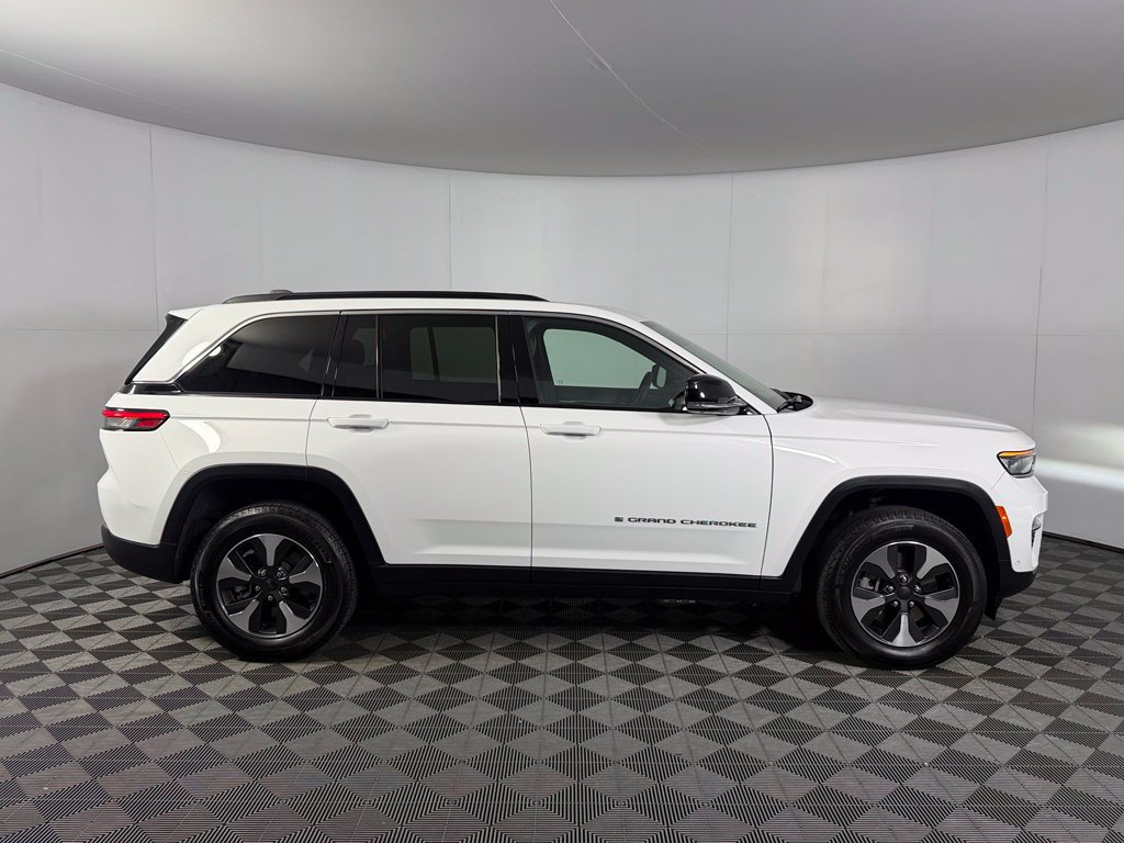 Used 2025 Jeep Grand Cherokee Limited 4xe w/ Luxury Tech Group II AWD/4WD image 6