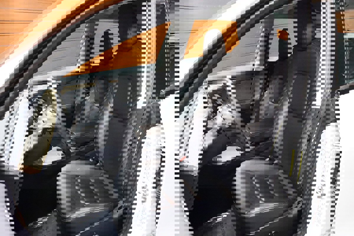 Used 2023 Tesla Model 3 Standard Range RWD image 25