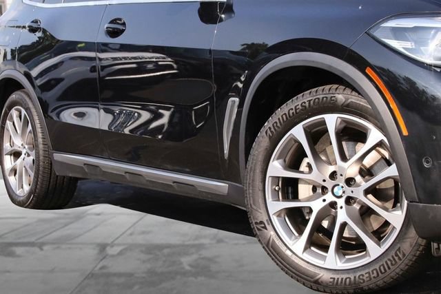 Used 2021 BMW X5 xDrive40i AWD/4WD image 3