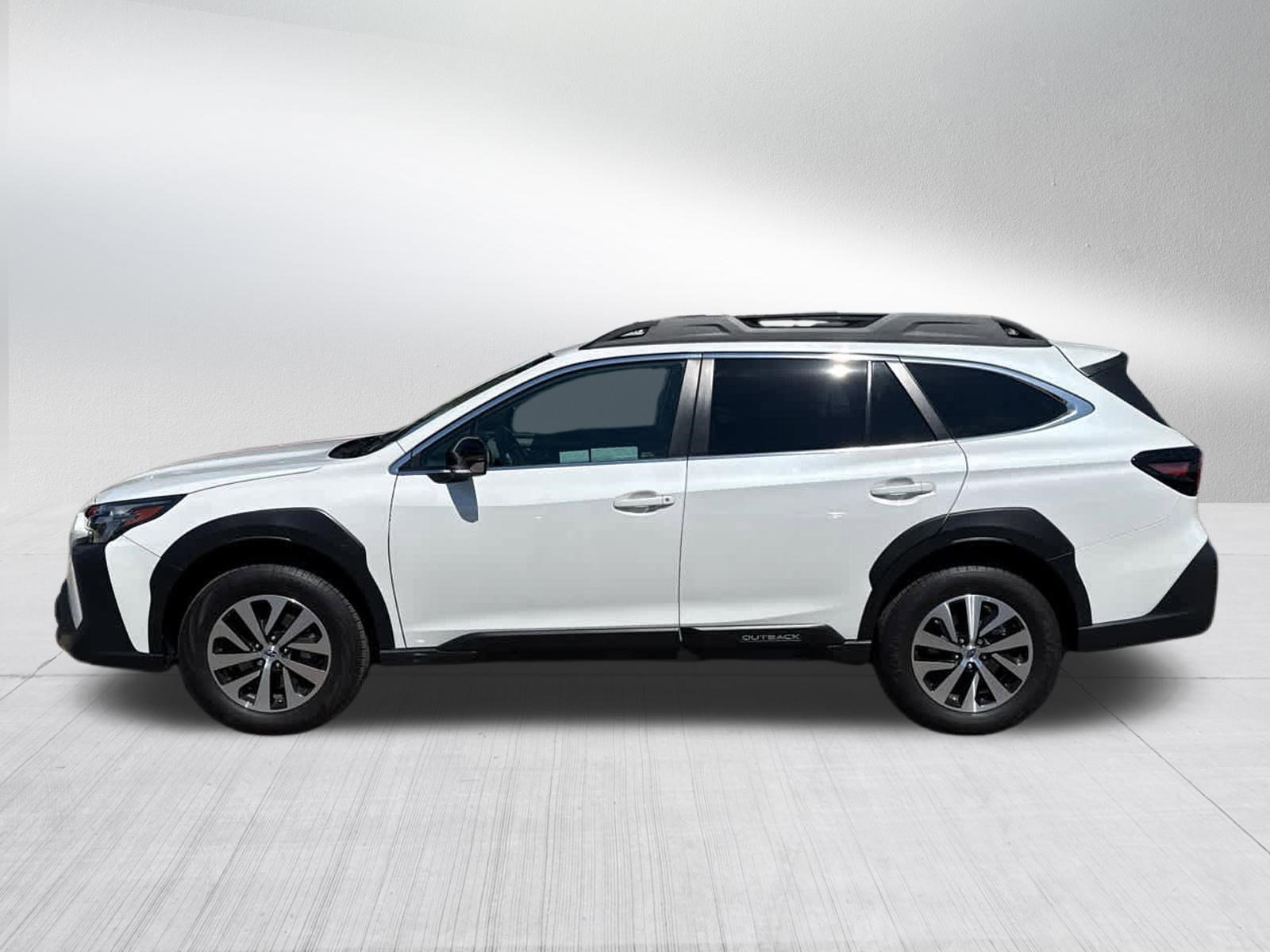 Used 2024 Subaru Outback Premium AWD/4WD image 6
