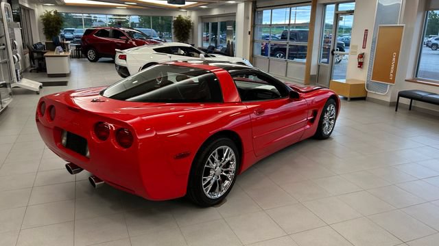 Used 1998 Chevrolet Corvette Coupe w/ Roof Pkg RWD image 3