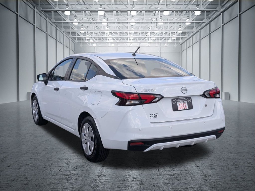 Used 2025 Nissan Versa S FWD image 10