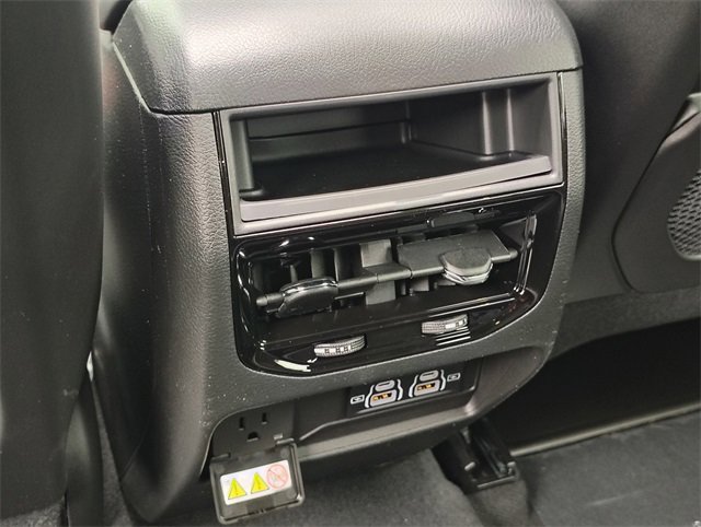 New 2025 Jeep Grand Cherokee Altitude w/ Trailer Tow Package image 31