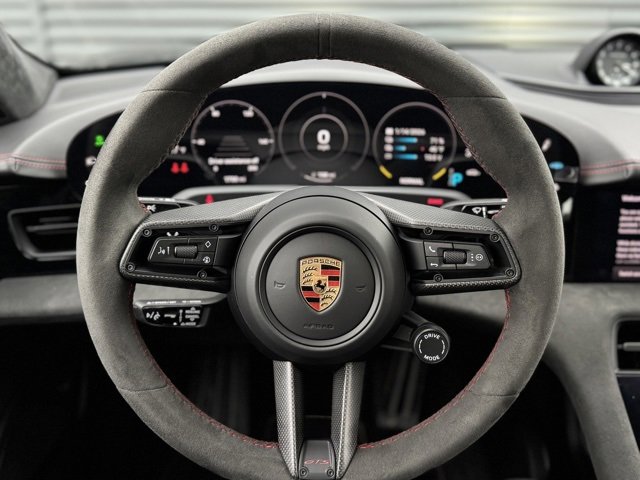 Used 2024 Porsche Taycan GTS image 20