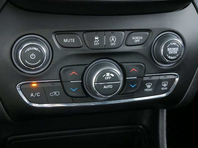 Used 2020 Jeep Cherokee Trailhawk w/ Comfort/Convenience Group AWD/4WD image 30