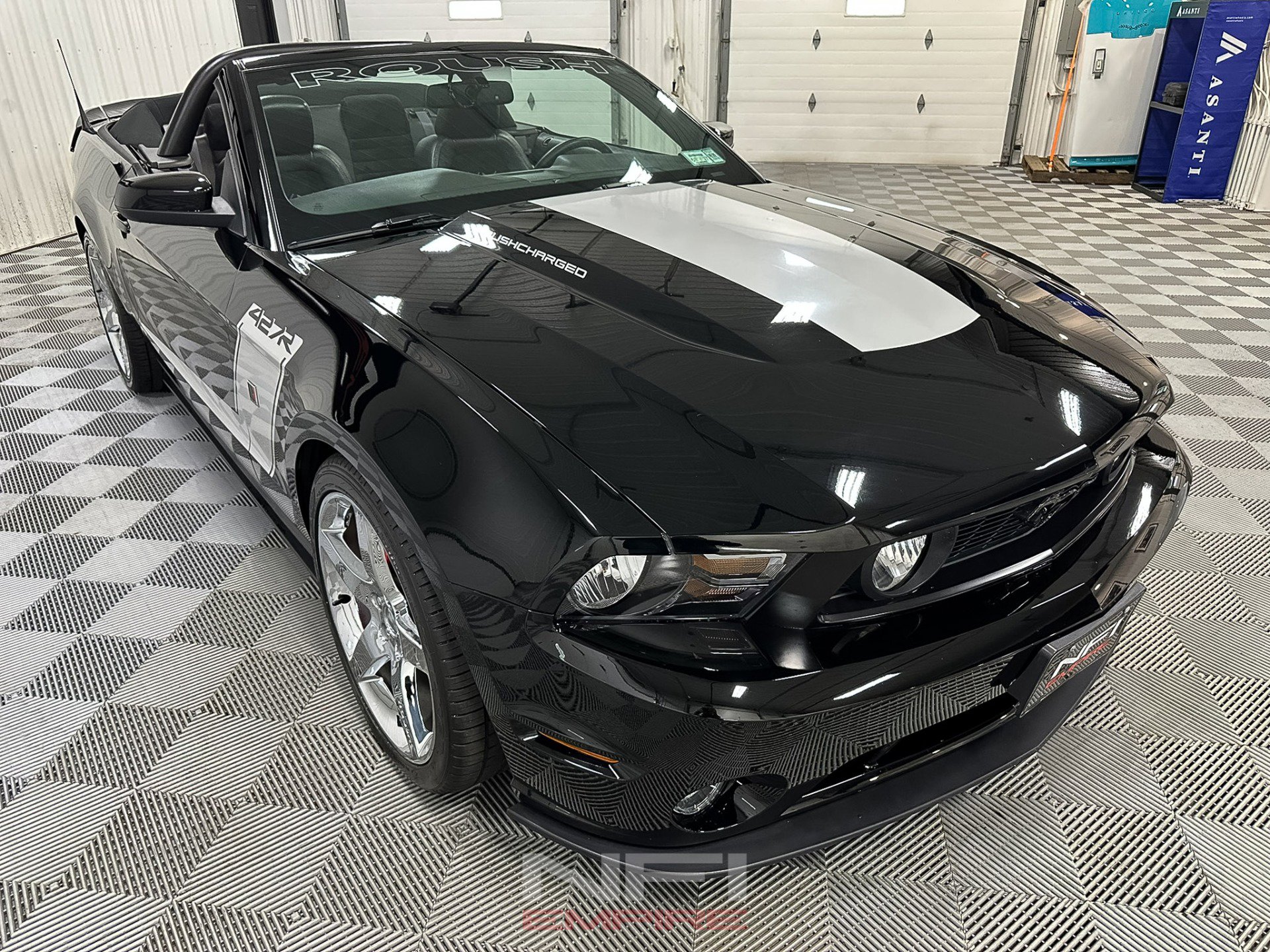 Used 2010 Ford Mustang GT image 8
