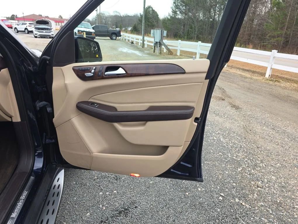 Used 2017 Mercedes-Benz GLS 450 4MATIC image 55