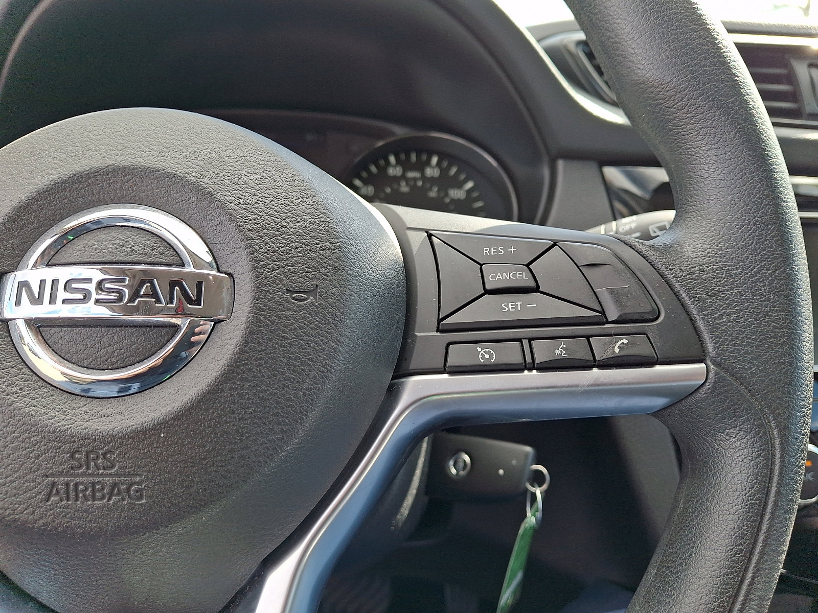 Used 2020 Nissan Rogue Sport S image 22