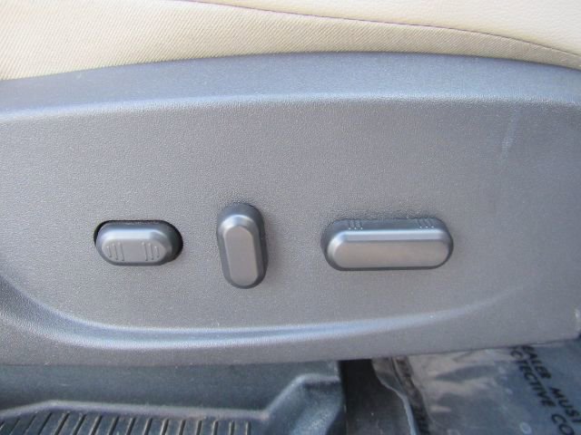 Used 2017 Ford C-MAX Titanium w/ Equipment Group 301A image 22