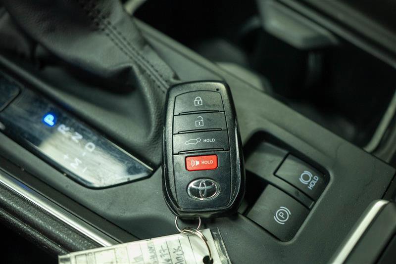 Used 2025 Toyota Grand Highlander AWD image 24