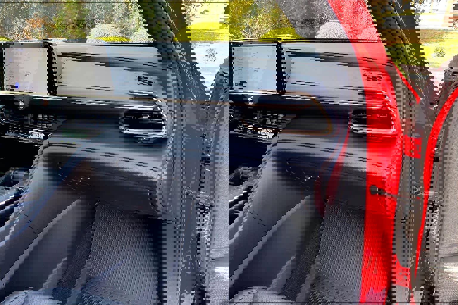 Used 2023 Toyota Crown Limited image 19